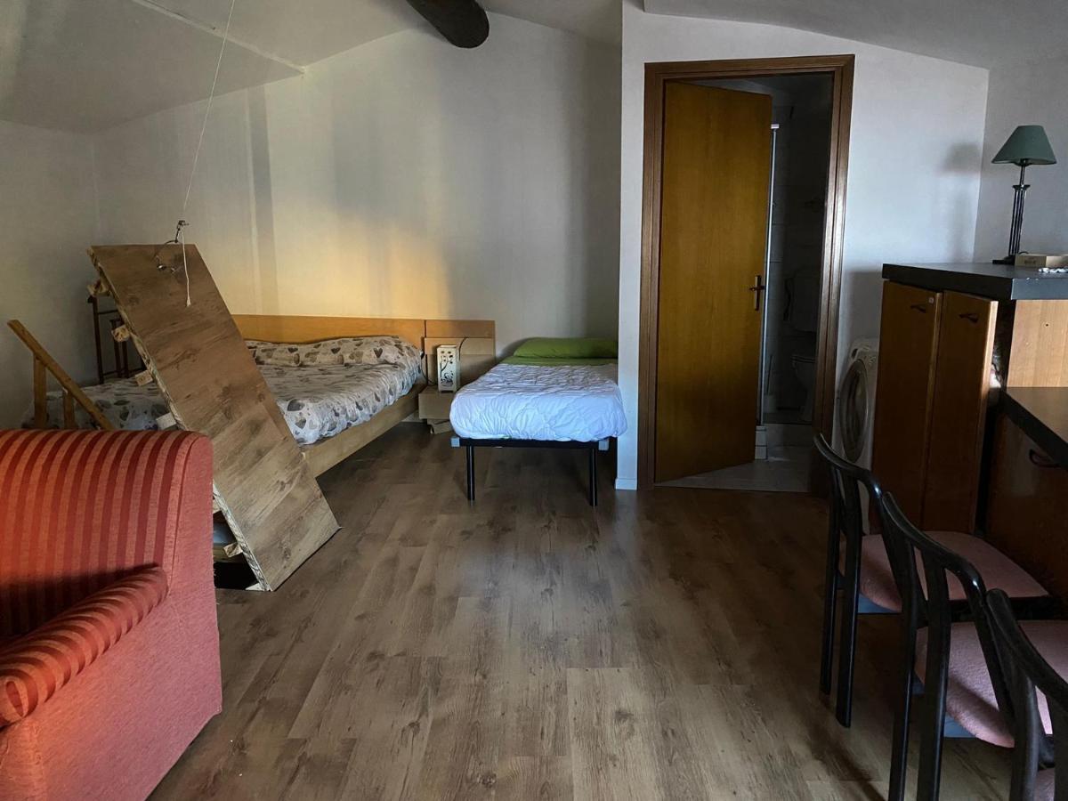 Lovely 1 Room Bedroom Loft, 20 Mins To Bgy Airport Pradalunga Bagian luar foto
